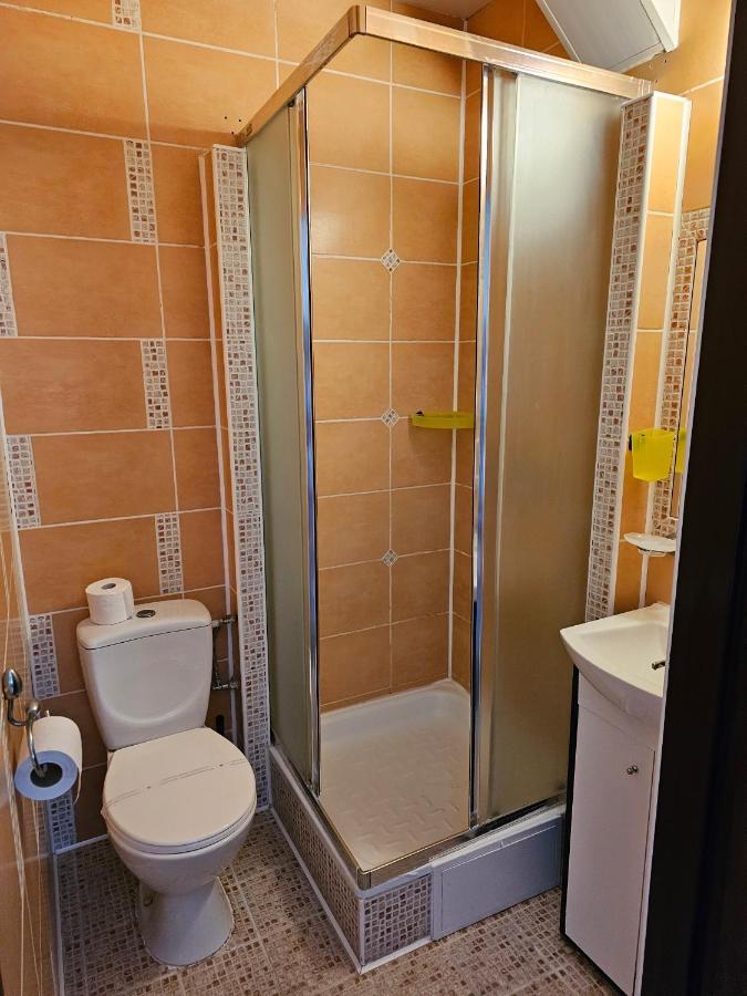 Bed and Breakfast "Zacisze" Zgierz Exterior foto