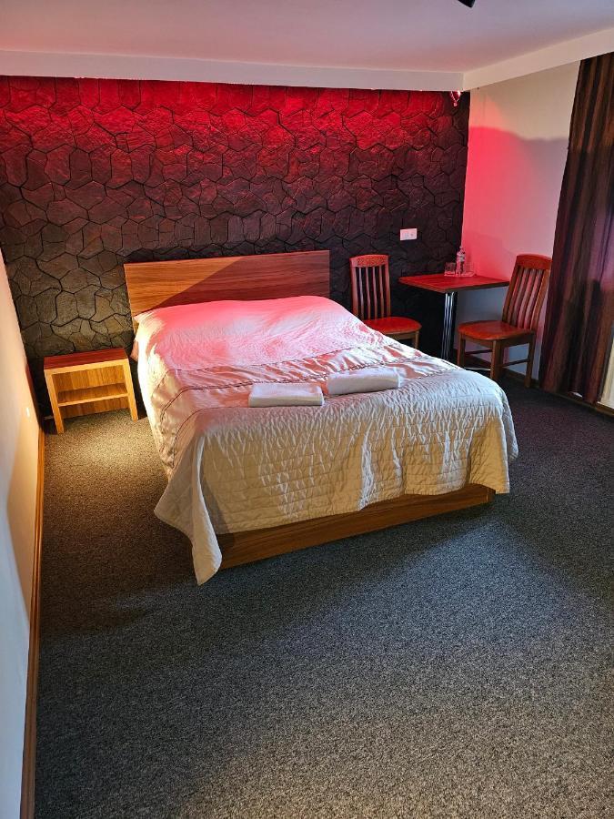 Bed and Breakfast "Zacisze" Zgierz Exterior foto