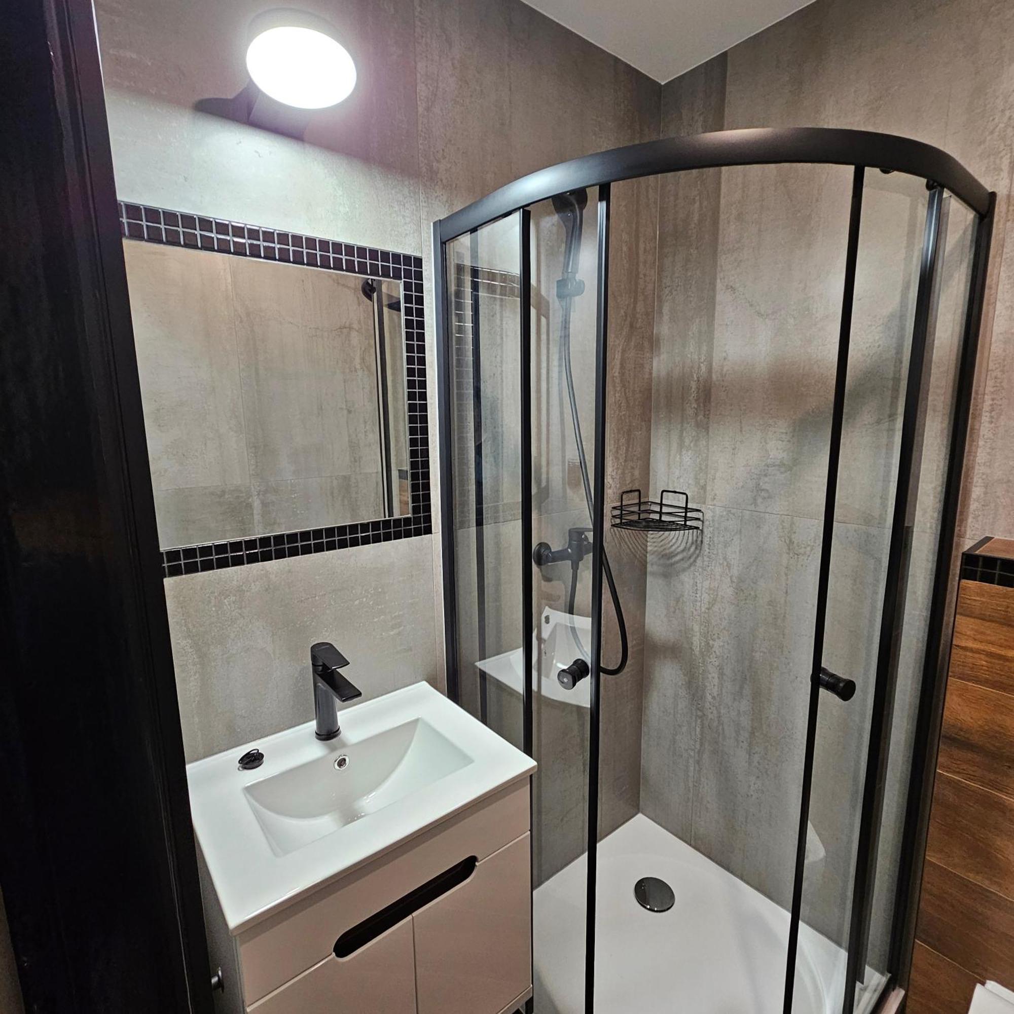 Bed and Breakfast "Zacisze" Zgierz Exterior foto