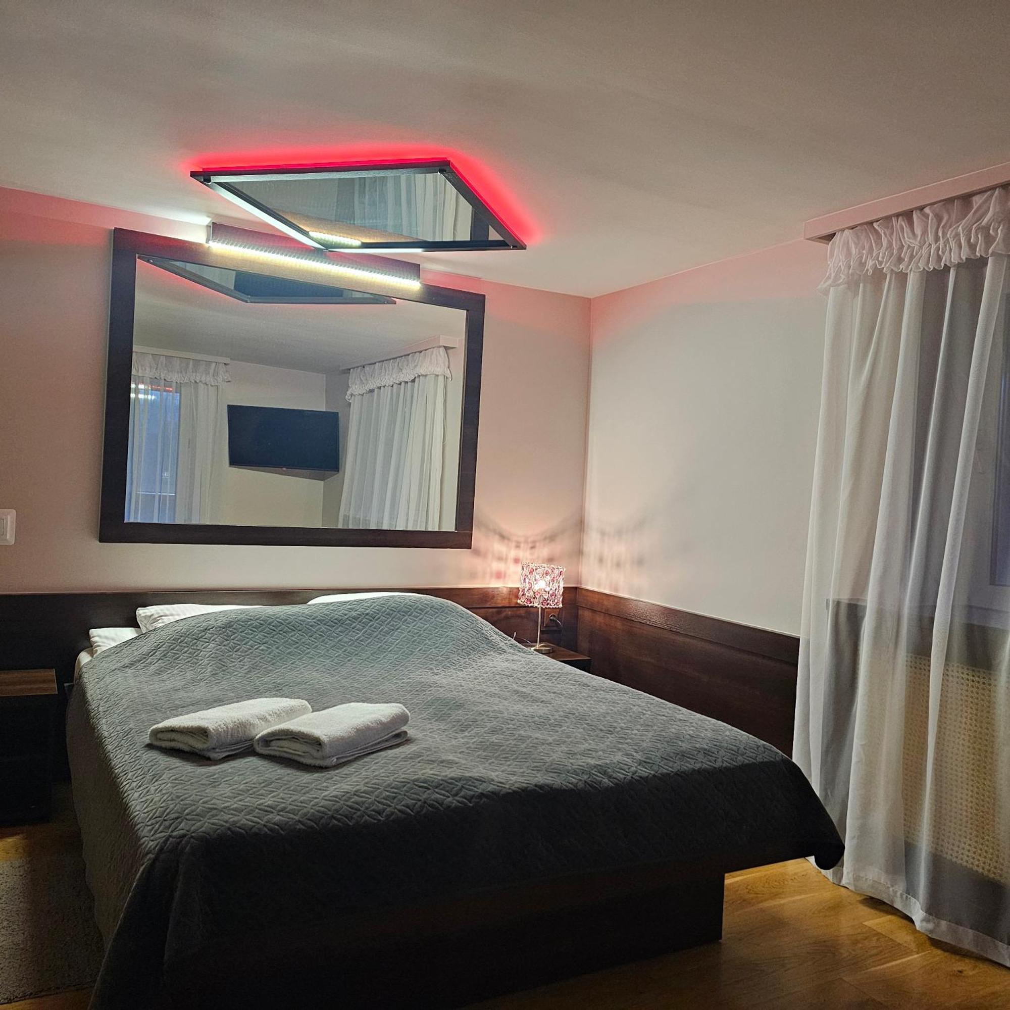 Bed and Breakfast "Zacisze" Zgierz Exterior foto