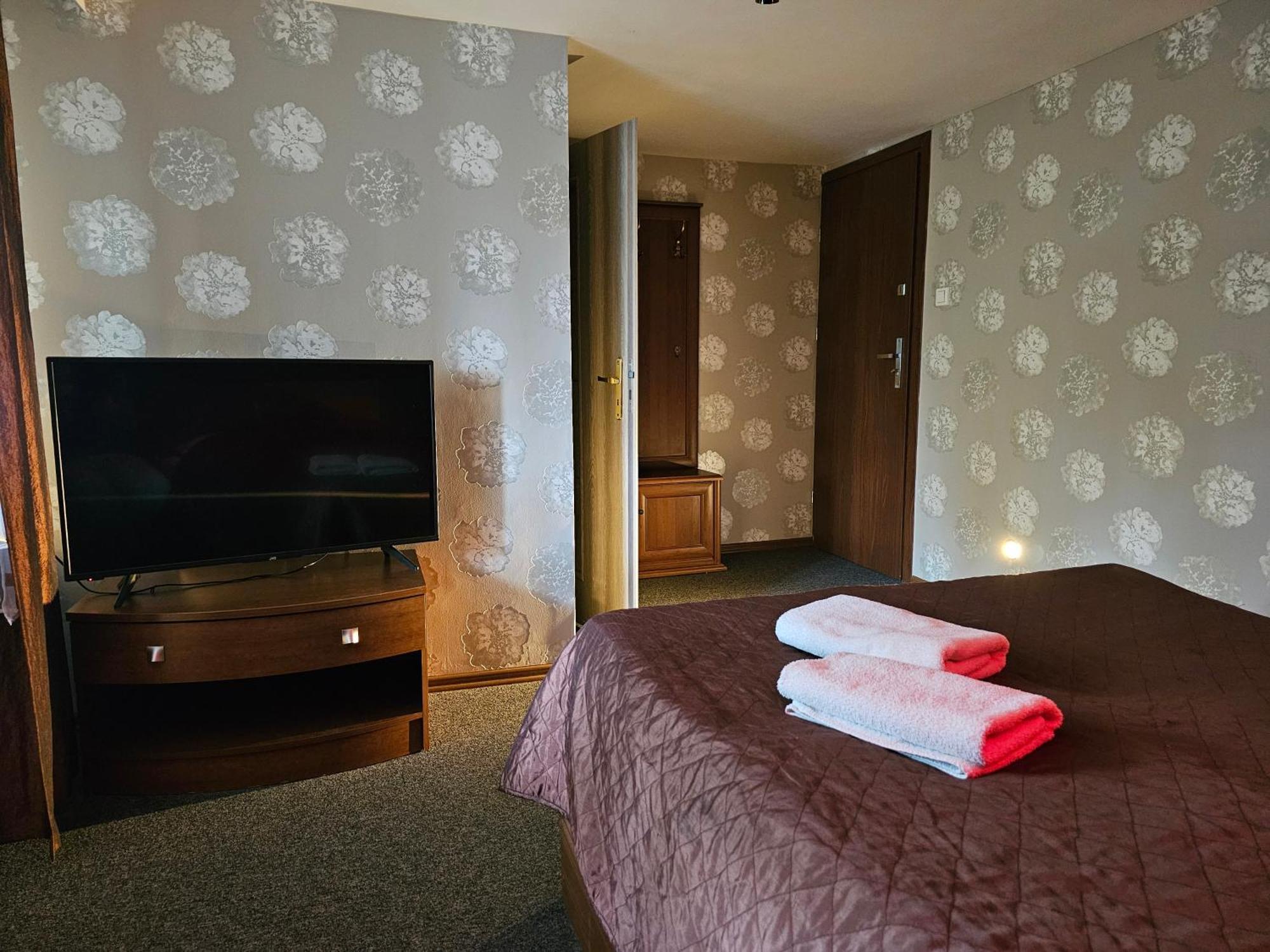 Bed and Breakfast "Zacisze" Zgierz Exterior foto