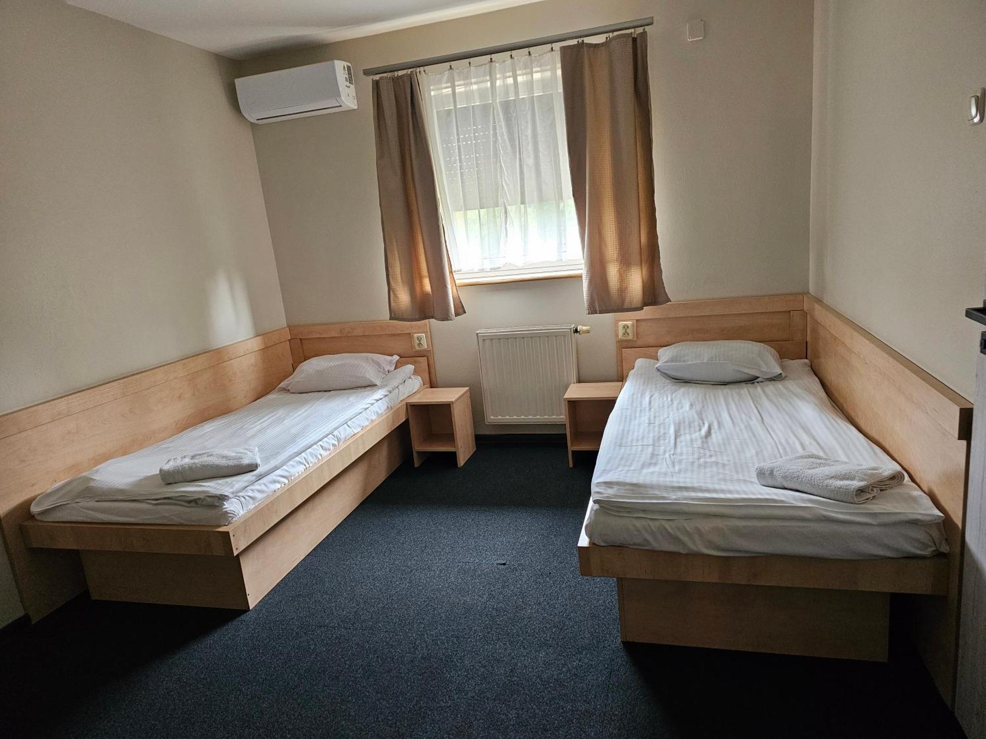 Bed and Breakfast "Zacisze" Zgierz Exterior foto